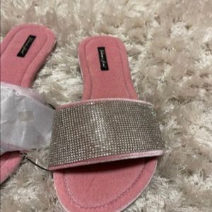 BRAND NEW Victoria Secret Rhinestone Pink Slippers